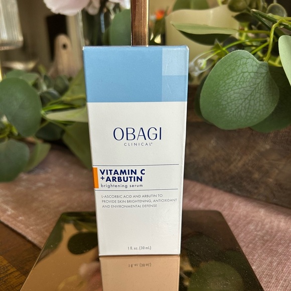 OBAGI Vitamin C + Arbutin - Picture 1 of 5